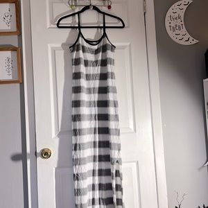 SO Gray and white maxi dress